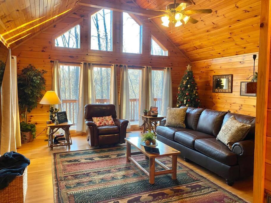Great Location Pool Table Hot Tub Villa Gatlinburg Eksteriør billede