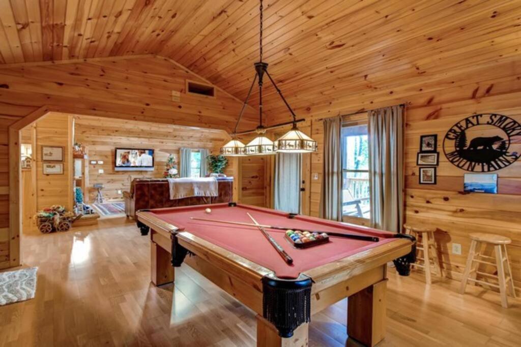Great Location Pool Table Hot Tub Villa Gatlinburg Eksteriør billede